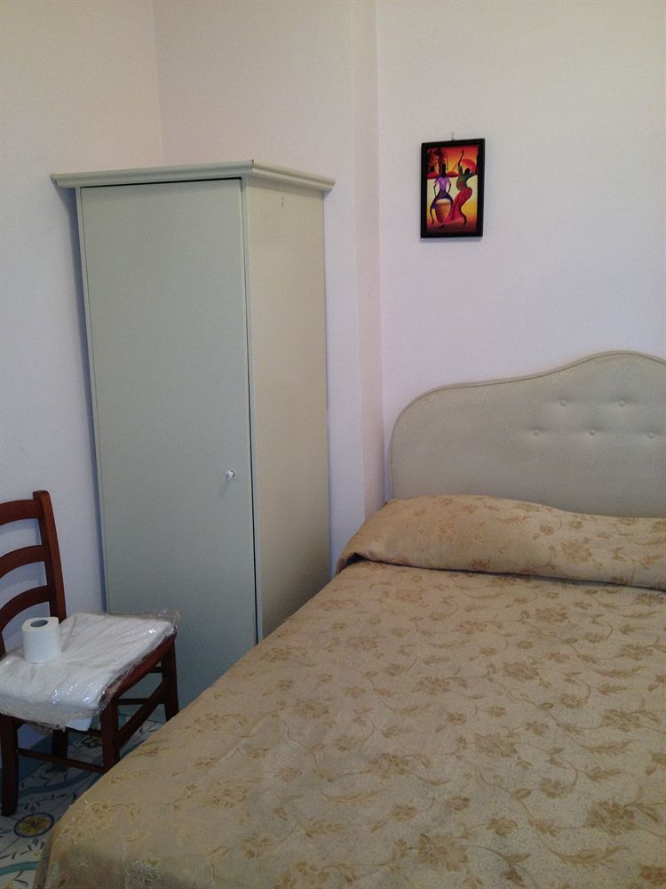 نابولي Room Elia المظهر الخارجي الصورة