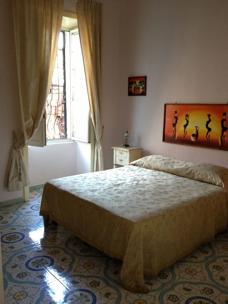 نابولي Room Elia المظهر الخارجي الصورة